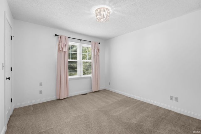 6650 N Rhinestone Drive, Ellettsville, IN 47429