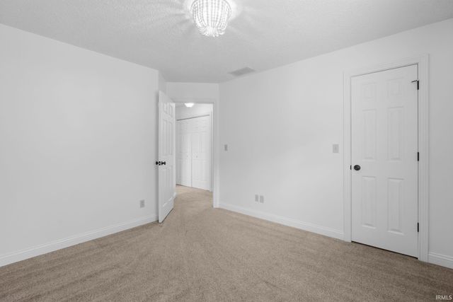 6650 N Rhinestone Drive, Ellettsville, IN 47429