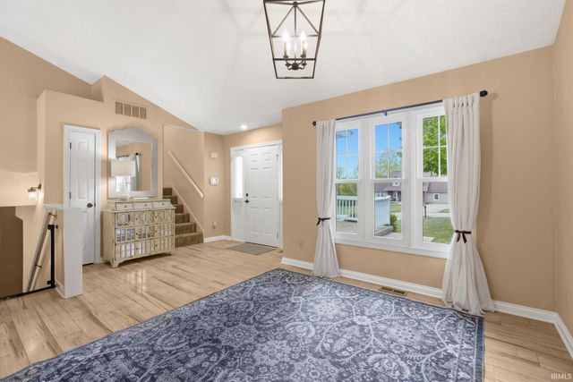 6650 N Rhinestone Drive, Ellettsville, IN 47429