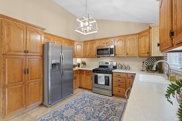6650 N Rhinestone Drive, Ellettsville, IN 47429