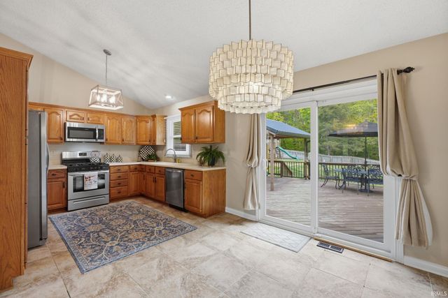 6650 N Rhinestone Drive, Ellettsville, IN 47429