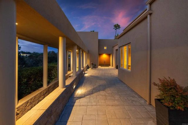 16775 Via Lago Azul, Rancho Santa Fe, CA 92067