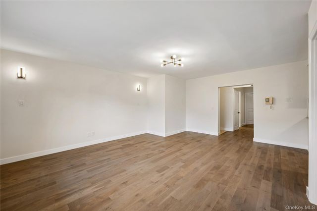14726 Roosevelt Avenue 1C, Flushing, NY 11354
