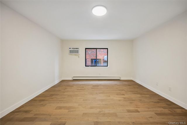 14726 Roosevelt Avenue 1C, Flushing, NY 11354