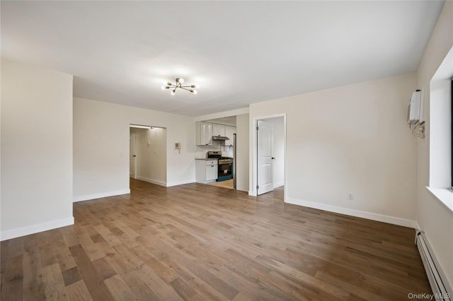 14726 Roosevelt Avenue 1C, Flushing, NY 11354