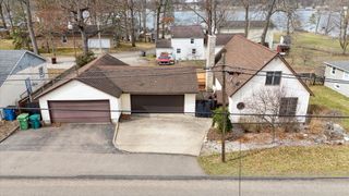 1375 Woodland Beach, Battle Creek, MI 49014