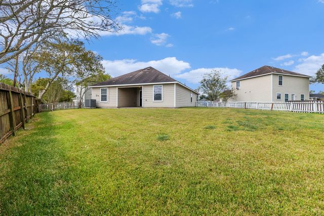 2605 Zackery Court, Dickinson, TX 77539