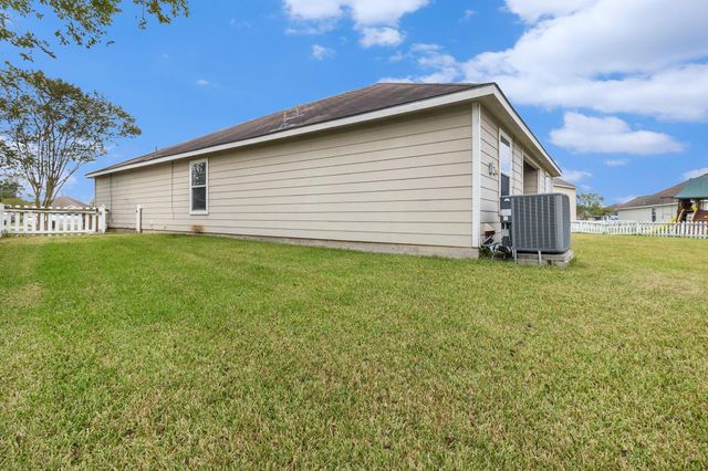 2605 Zackery Court, Dickinson, TX 77539