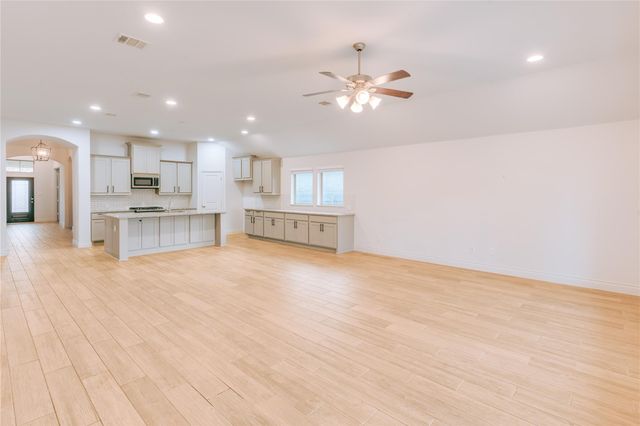 219 Krupp Ave, Liberty Hill, TX 78642