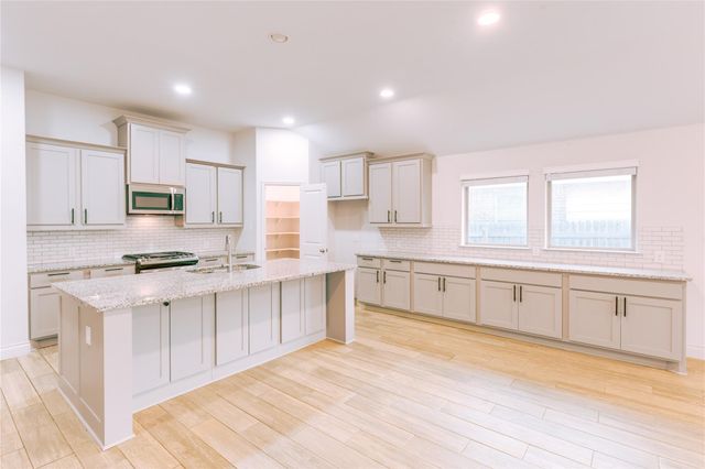 219 Krupp Ave, Liberty Hill, TX 78642