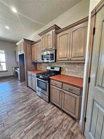 4106 SE Bishop Rd, Lawton, OK 73501