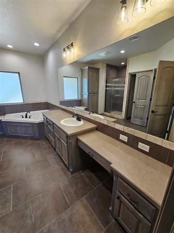 4106 SE Bishop Rd, Lawton, OK 73501