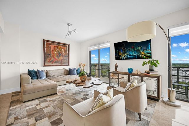 8390 SW 72nd Avenue 905, Miami, FL 33143