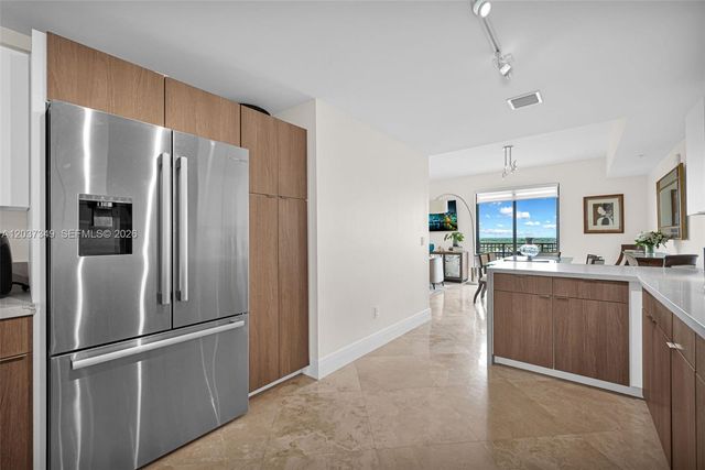 8390 SW 72nd Avenue 905, Miami, FL 33143