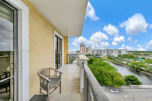 8390 SW 72nd Avenue 905, Miami, FL 33143