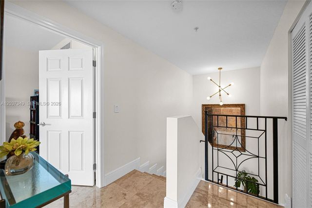 8390 SW 72nd Avenue 905, Miami, FL 33143