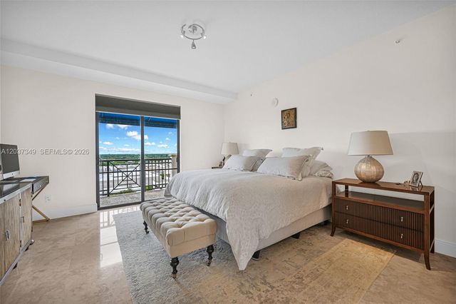 8390 SW 72nd Avenue 905, Miami, FL 33143