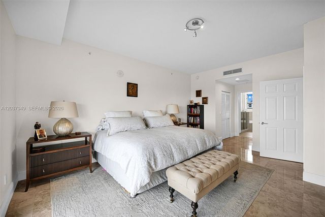 8390 SW 72nd Avenue 905, Miami, FL 33143