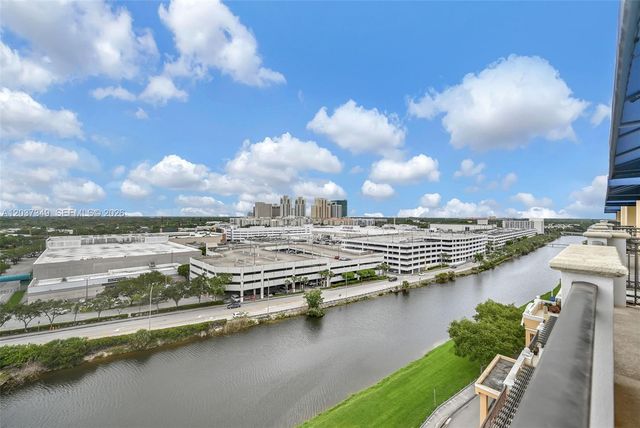 8390 SW 72nd Avenue 905, Miami, FL 33143