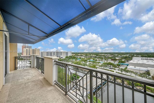 8390 SW 72nd Avenue 905, Miami, FL 33143