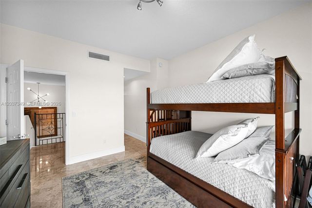 8390 SW 72nd Avenue 905, Miami, FL 33143