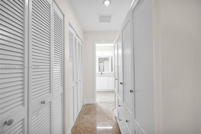 8390 SW 72nd Avenue 905, Miami, FL 33143