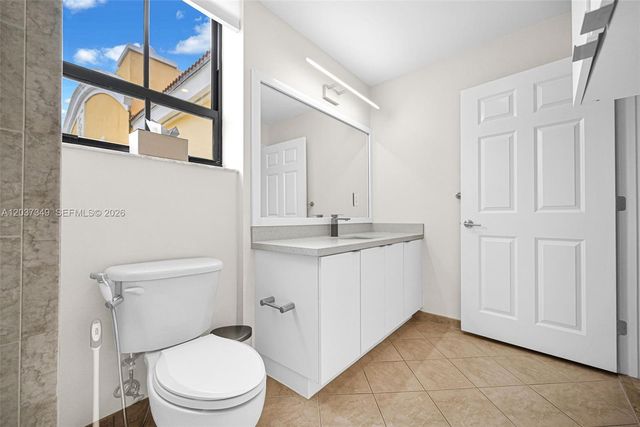 8390 SW 72nd Avenue 905, Miami, FL 33143