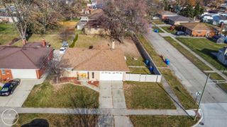 13143 Geoffry Drive, Warren, MI 48088