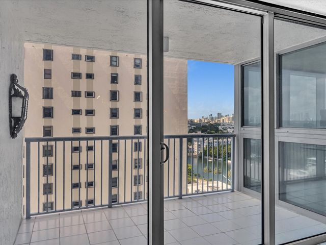 2655 Collins Avenue Unit 1710, Miami Beach, FL 33140