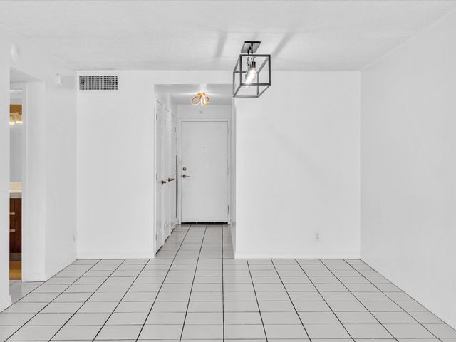 2655 Collins Avenue Unit 1710, Miami Beach, FL 33140