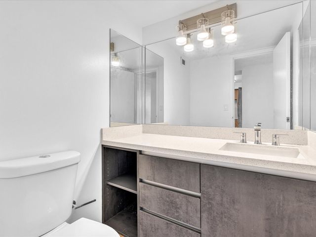 2655 Collins Avenue Unit 1710, Miami Beach, FL 33140