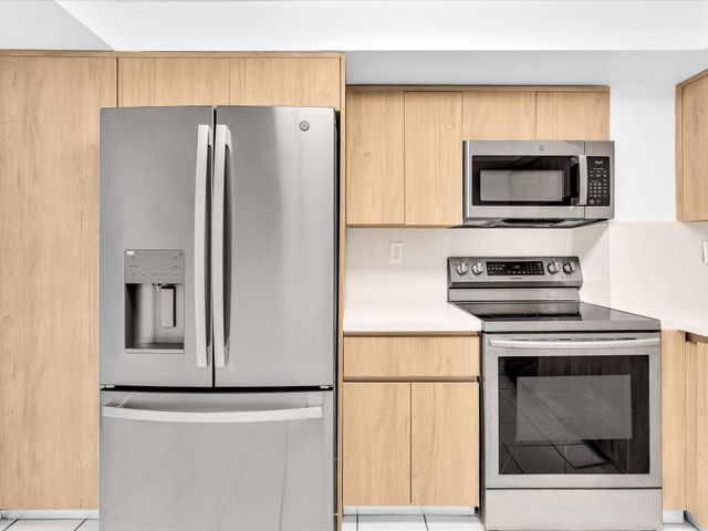 2655 Collins Avenue Unit 1710, Miami Beach, FL 33140