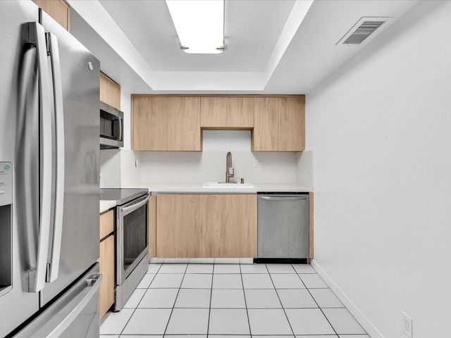 2655 Collins Avenue Unit 1710, Miami Beach, FL 33140