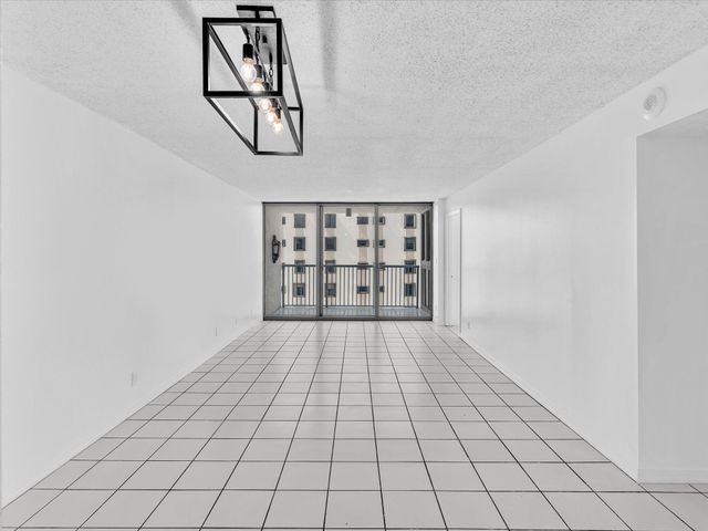 2655 Collins Avenue Unit 1710, Miami Beach, FL 33140