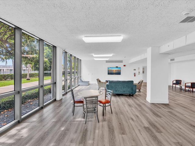 2655 Collins Avenue Unit 1710, Miami Beach, FL 33140