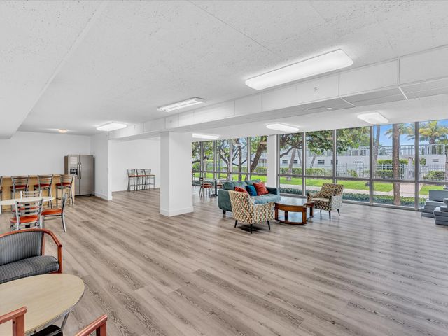 2655 Collins Avenue Unit 1710, Miami Beach, FL 33140