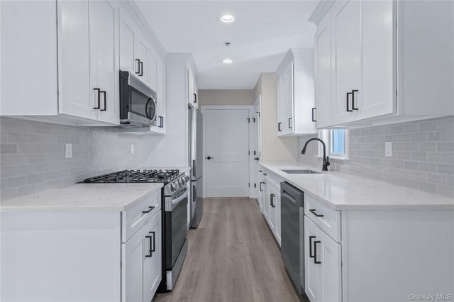 110 School Street 8, Glen Cove, NY 11542