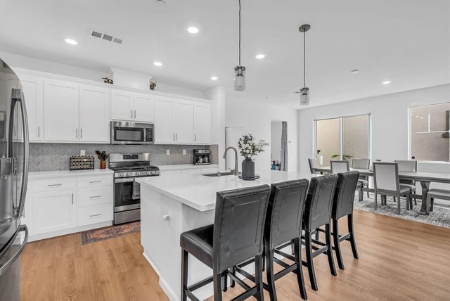 9 Cedar Ct, Pittsburg, CA 94565