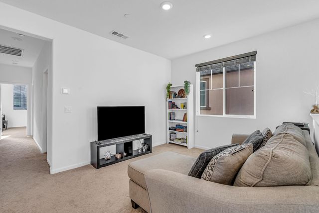 9 Cedar Ct, Pittsburg, CA 94565