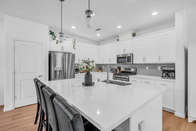 9 Cedar Ct, Pittsburg, CA 94565