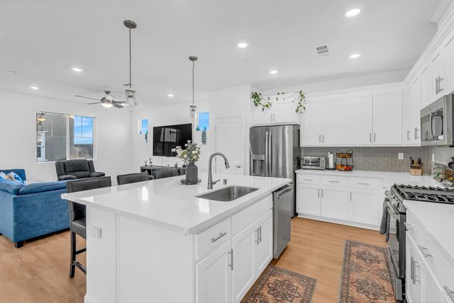 9 Cedar Ct, Pittsburg, CA 94565