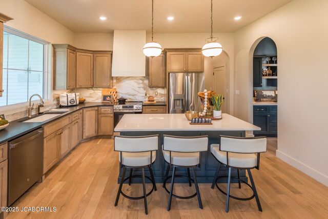 5605 DOGWOOD TRAIL, Jefferson City, MO 65101