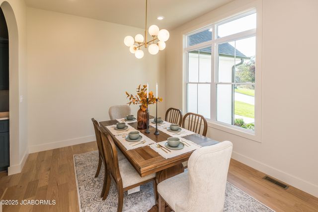 5605 DOGWOOD TRAIL, Jefferson City, MO 65101