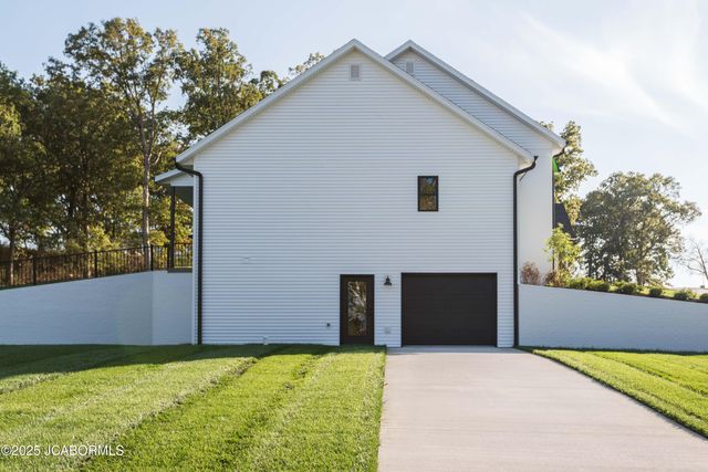 5605 DOGWOOD TRAIL, Jefferson City, MO 65101