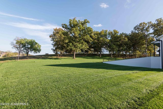 5605 DOGWOOD TRAIL, Jefferson City, MO 65101