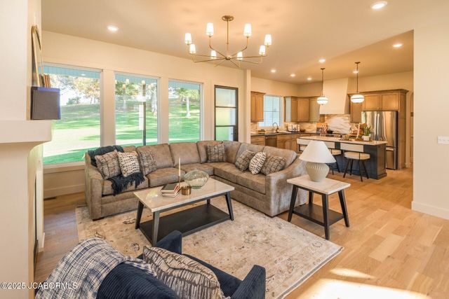 5605 DOGWOOD TRAIL, Jefferson City, MO 65101