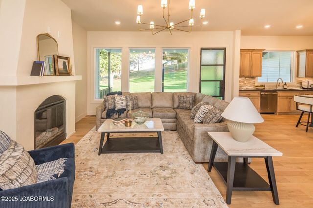 5605 DOGWOOD TRAIL, Jefferson City, MO 65101