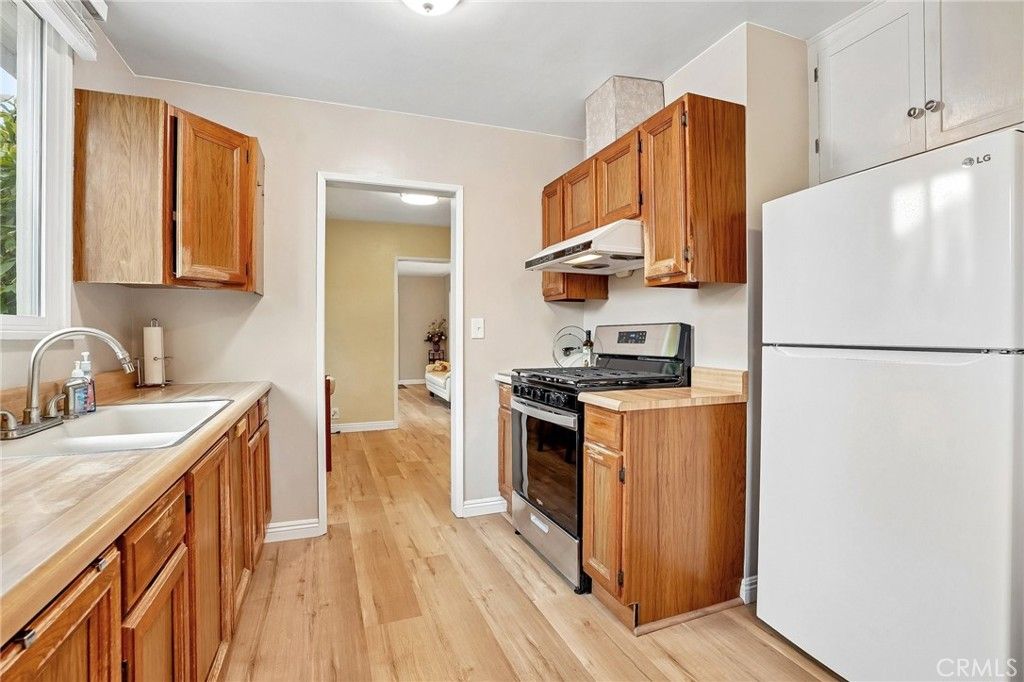 Image 12 of property listing at 3227 E Del Mar Boulevard, Pasadena, CA 91107
