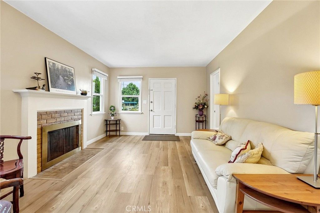 Image 4 of property listing at 3227 E Del Mar Boulevard, Pasadena, CA 91107