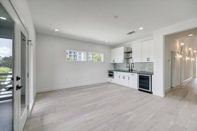 6209 Westcott Street, Houston, TX 77007